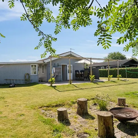 Thomas - 120m From The Sea By Interhome *